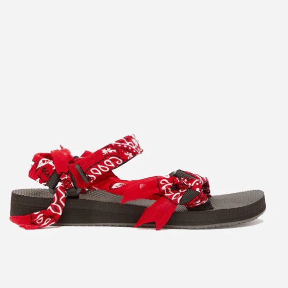Arizona Love Shoes - NWT• ARIZONA LOVE Trekky Bandana Sandals